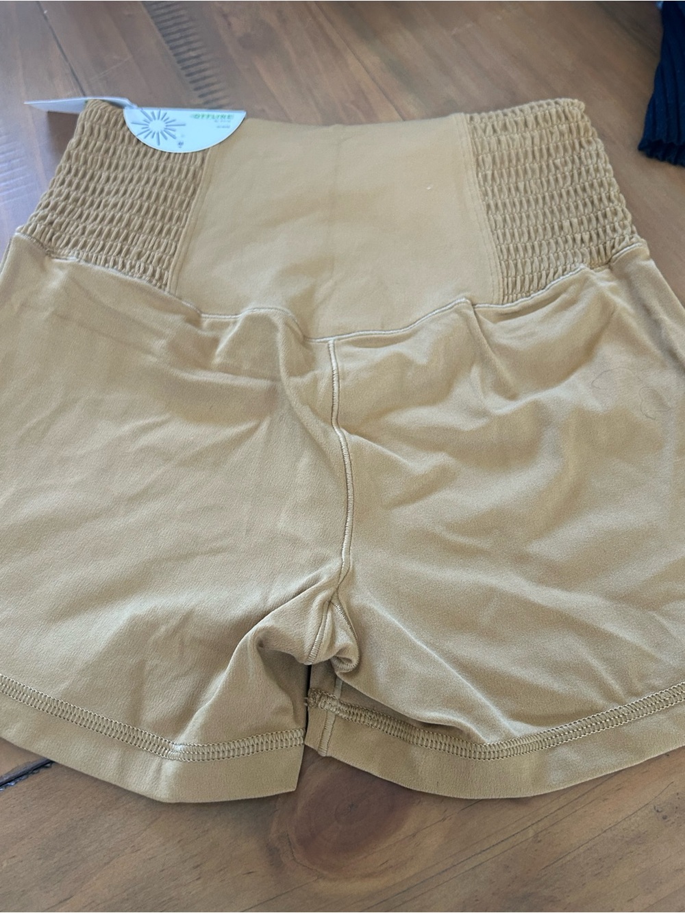 NWT Aerie Offline 3” High-Waist Smocked Waistband Women’s Shorts — Tan - Picture 3 of 9